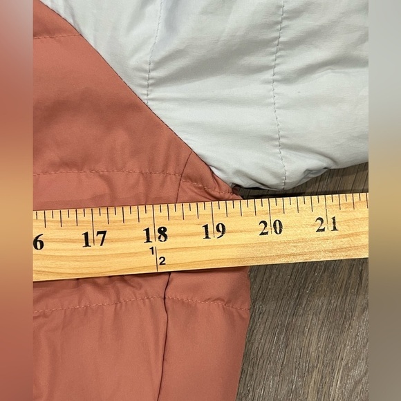 L.L.. Bean Women’s Small 650 Down Filled Puffer Packable Color Block Coat Jacket - Picture 13 of 13